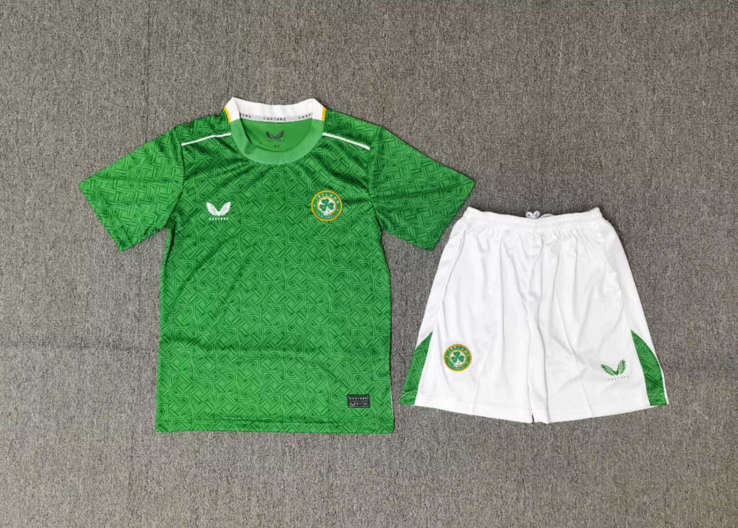 24-25 Ireland home kid kit