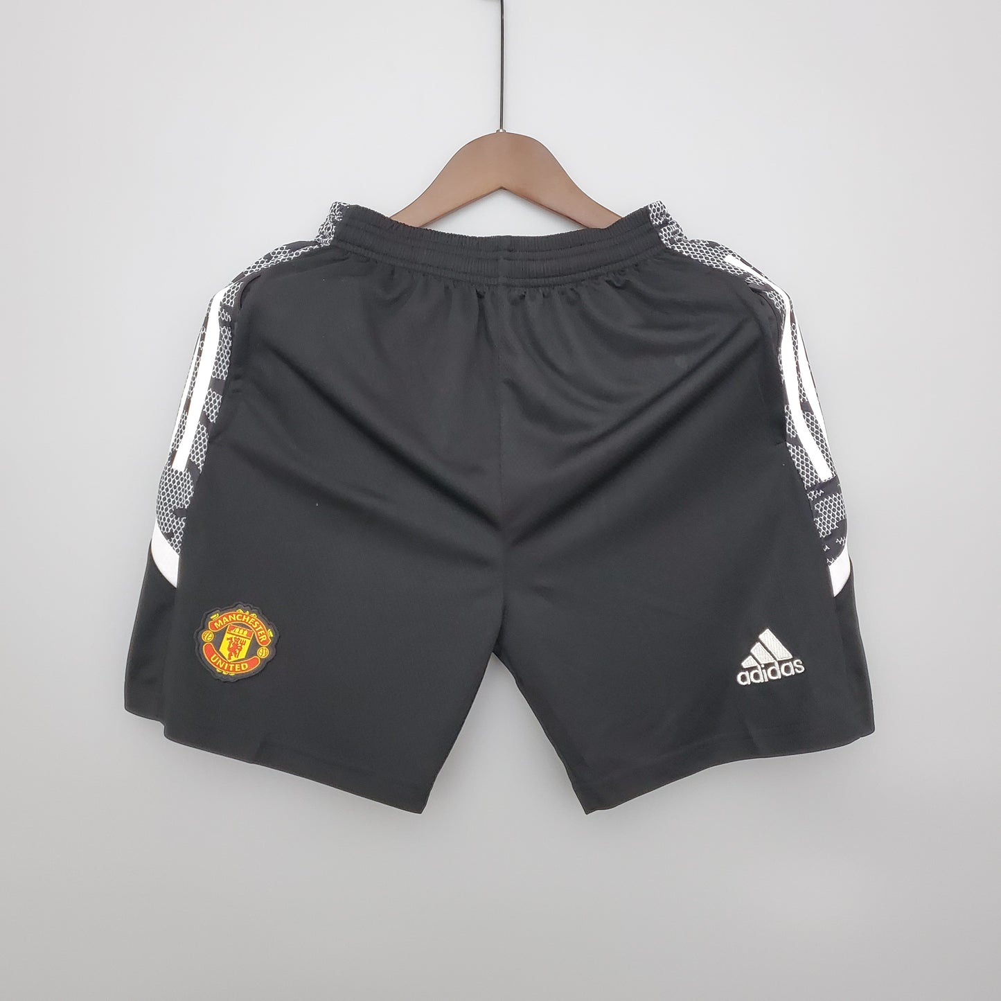 21/22 M-U training suit shorts black