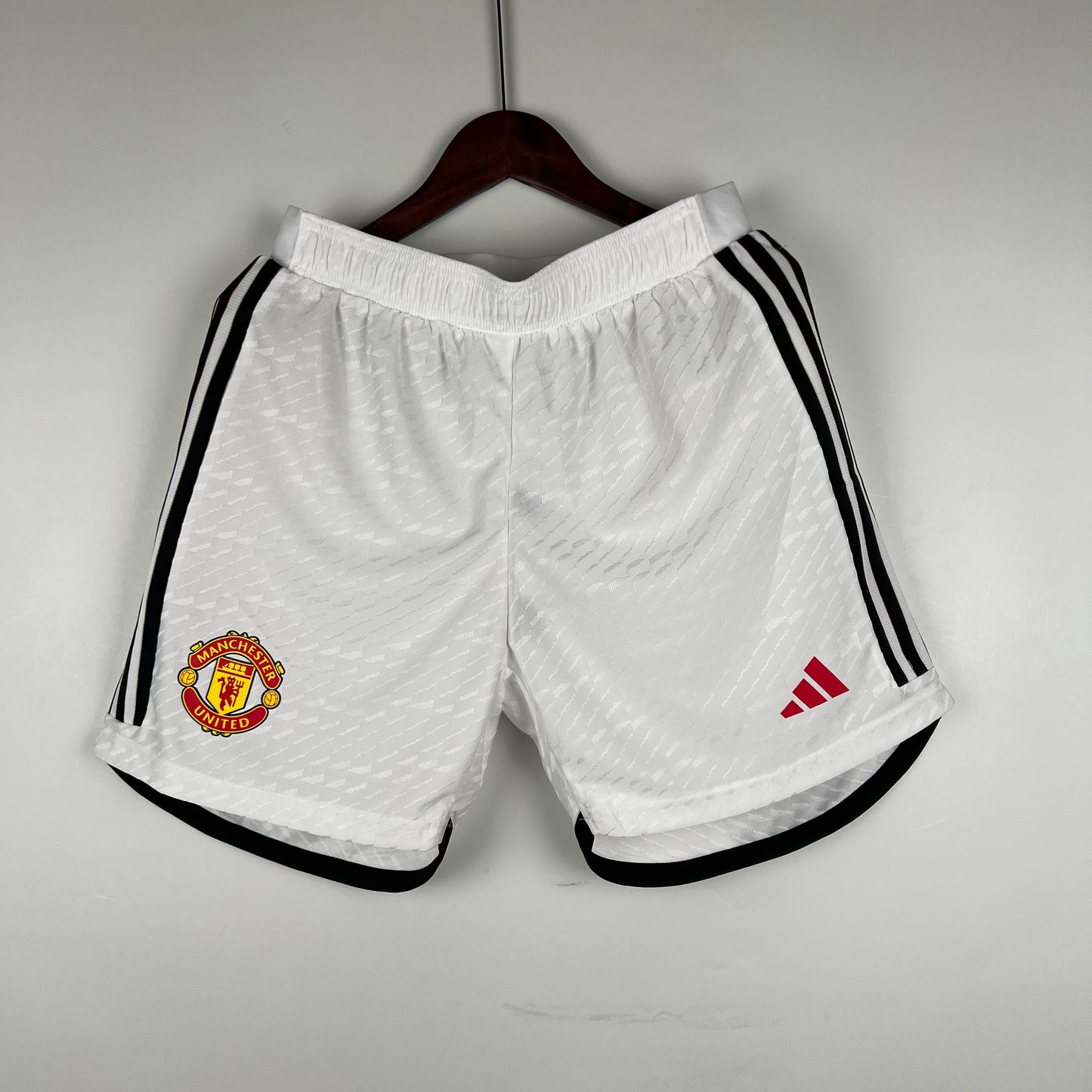 23/24 Player Shorts M-U Home